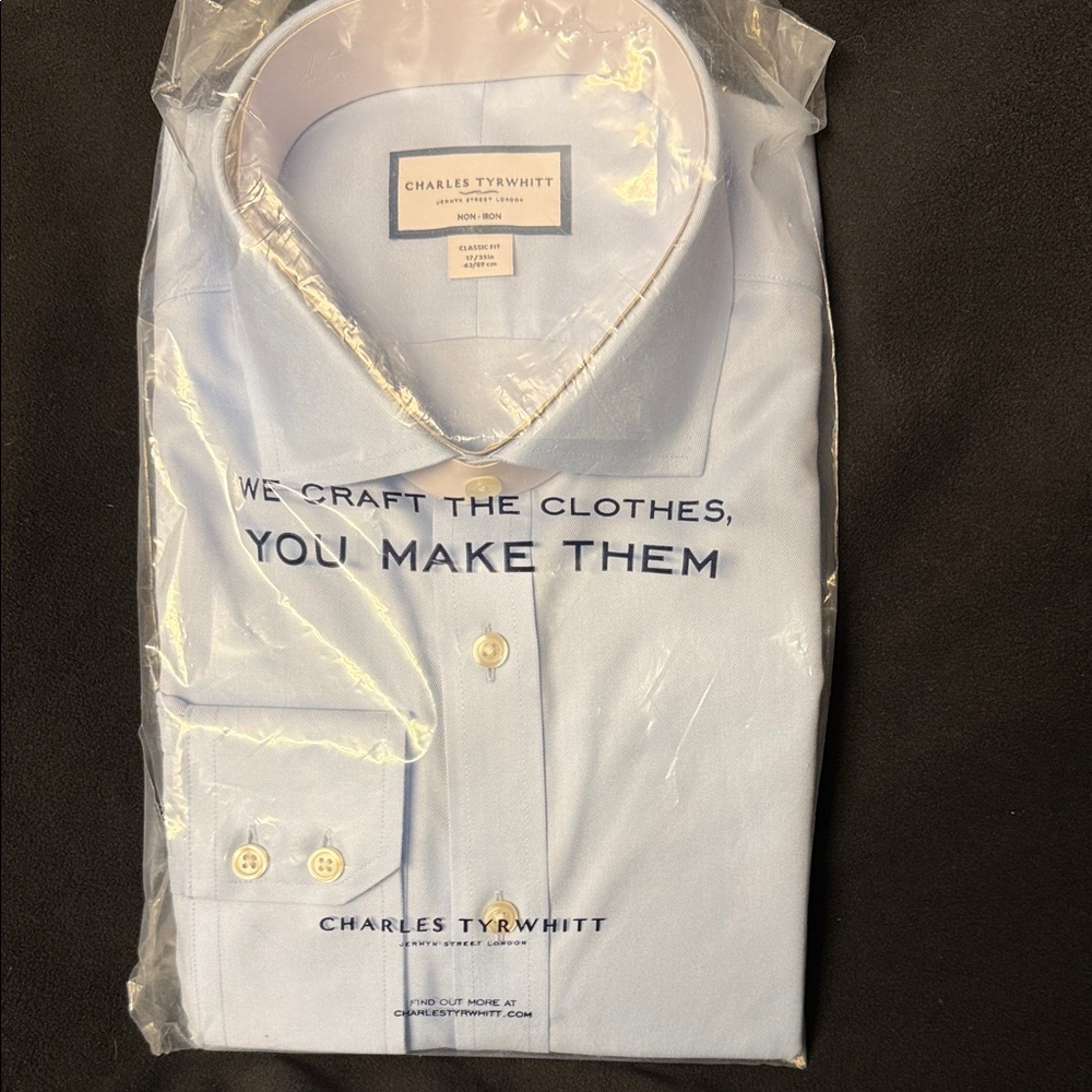 Charles Tyrwhitt Light Blue Twill Cutaway Shirt